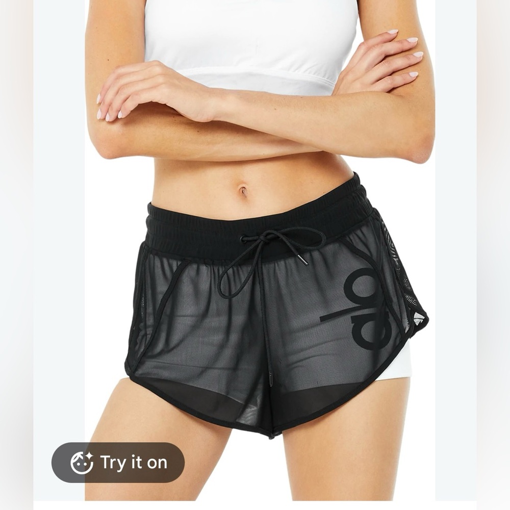 ALO ambience Yoga Black Layered Mesh Athletic Shorts size M